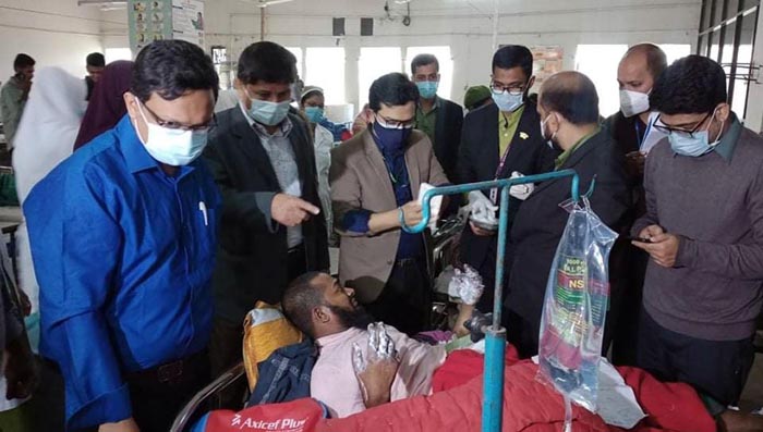 অগ্নিদগ্ধদের চিকিৎসা সেবায় বিশেষজ্ঞ মেডিকেল টিম বরিশালে