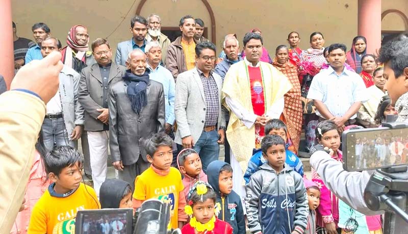 হিলিতে নানা কর্মসূচির মধ্য দিয়ে বড় দিনের উৎসব পালিত