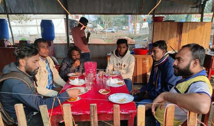 সাংবাদিকদ্বয়ের প্রচেষ্টায় হারানো বাবাকে ফিরে পেলেন সন্তান