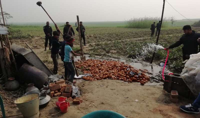 লালপুরে ভেজাল গুড় কারখানা মালিকের দুই লাখ টাকা জরিমানা